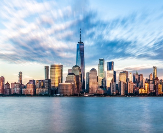 downtown-manhattan-new-york-jersey-city-golden-hour-sunset-picture-id910867946